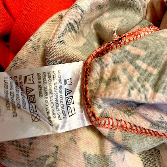 Denim & Co.2 piece set. Orange Skorts paired with Denim & Co bold flowered top - Picture 12 of 12